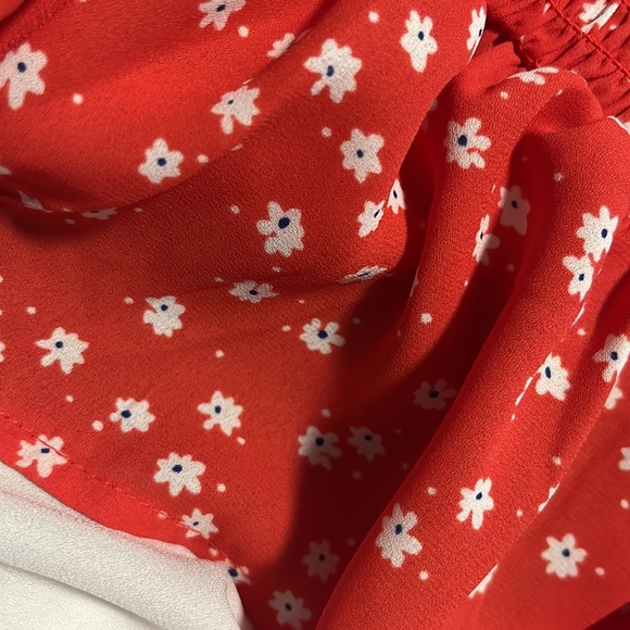 Red Flower Top - Picture 4 of 4